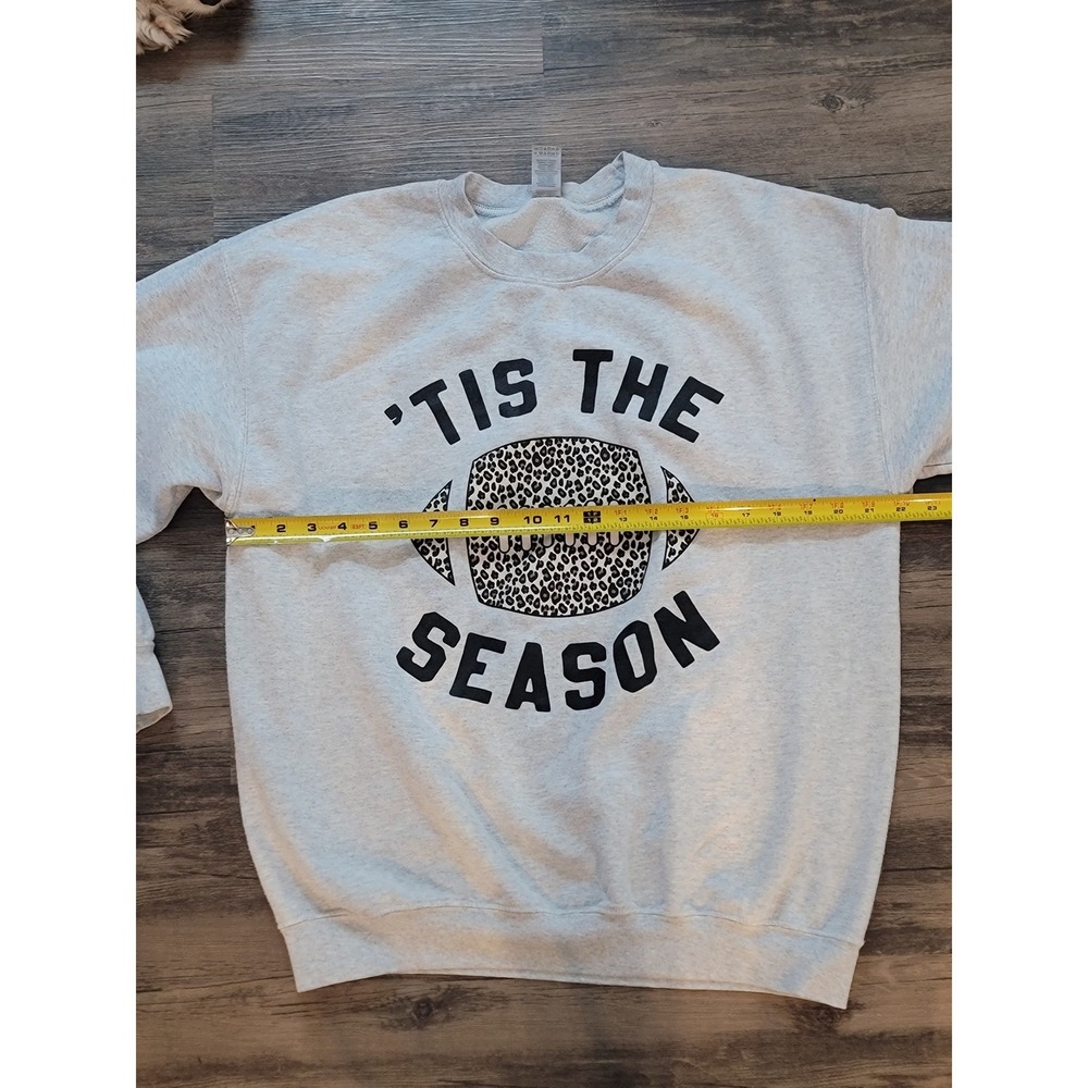 Gildan Heavy Blend Tis The Season Football Leopard Print Sweatshirt Gray Large - Picture 6 of 7
